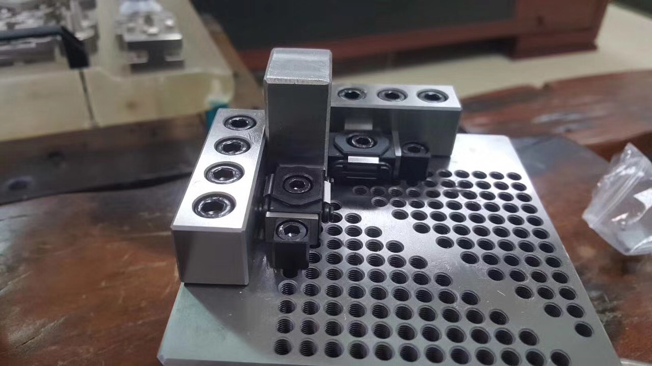 小型零件定位夾具